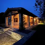 別荘 Typical Umbrian With Swimming Pool Antognola