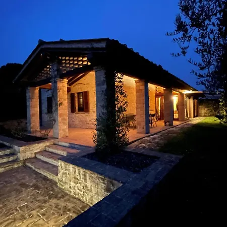別荘 Typical Umbrian With Swimming Pool Antognola